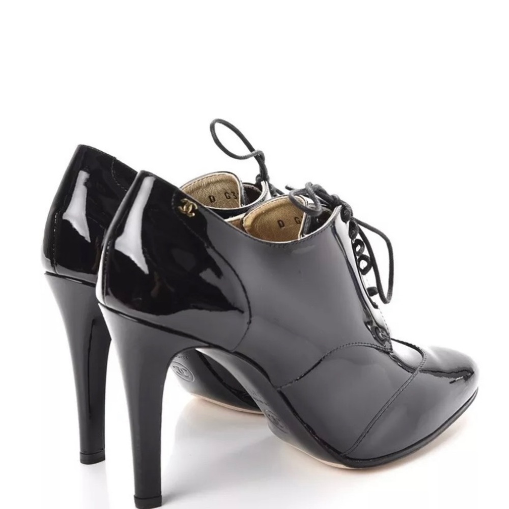 Iconic Chanel Black Calf Skin Leather Lace Up  Ankle Booties, 38.5,Authentic NWB
